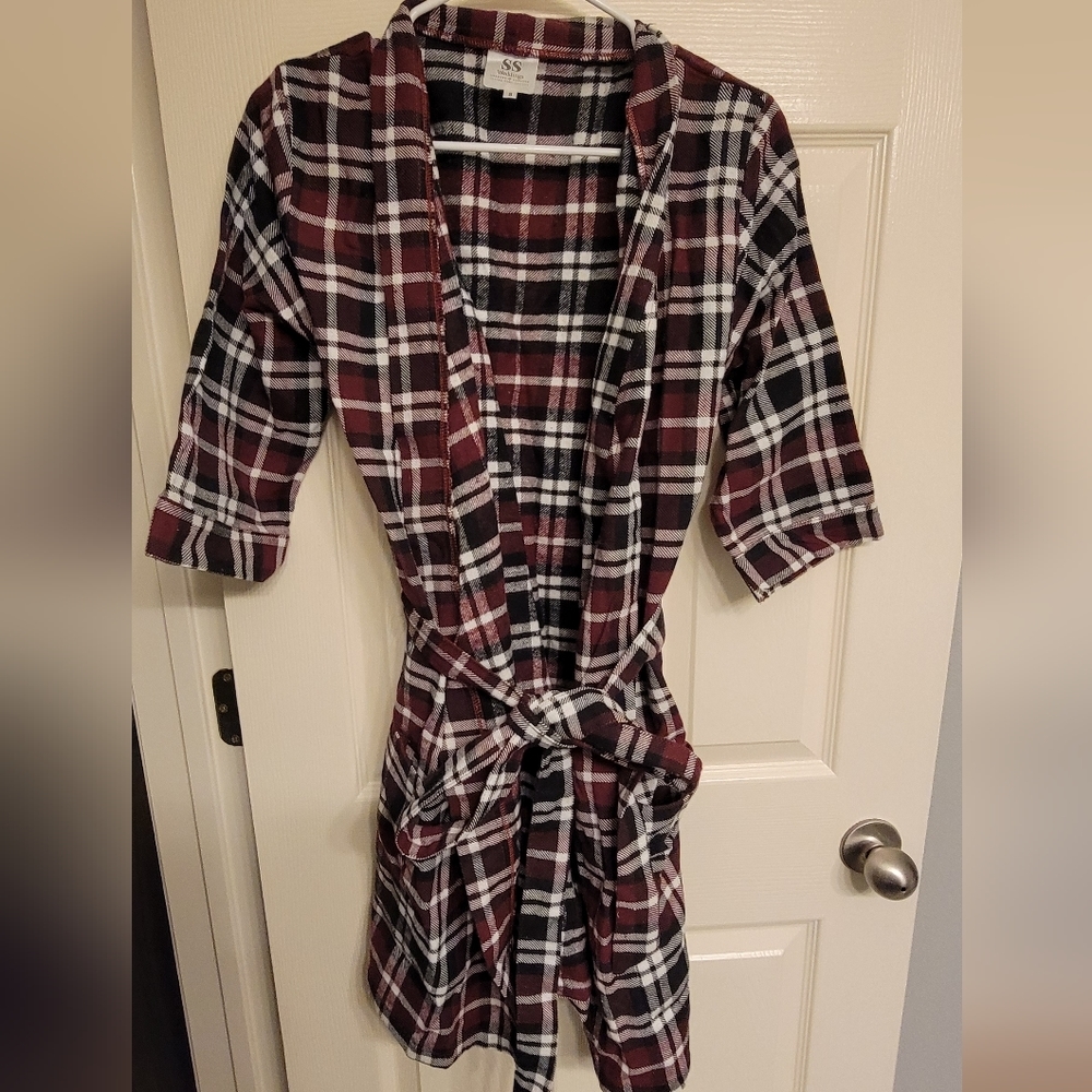 SS Weddings Plaid Robe - size small